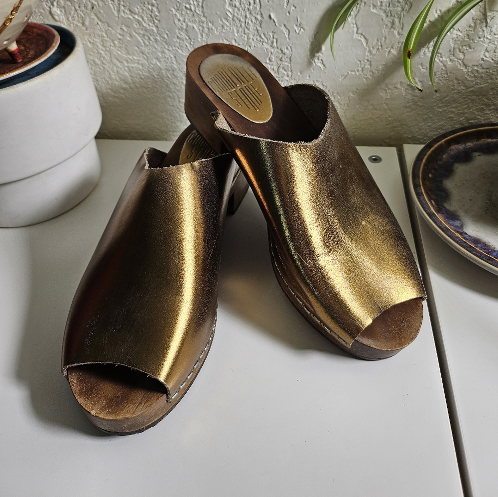 Charlotte stone gold clog sandals